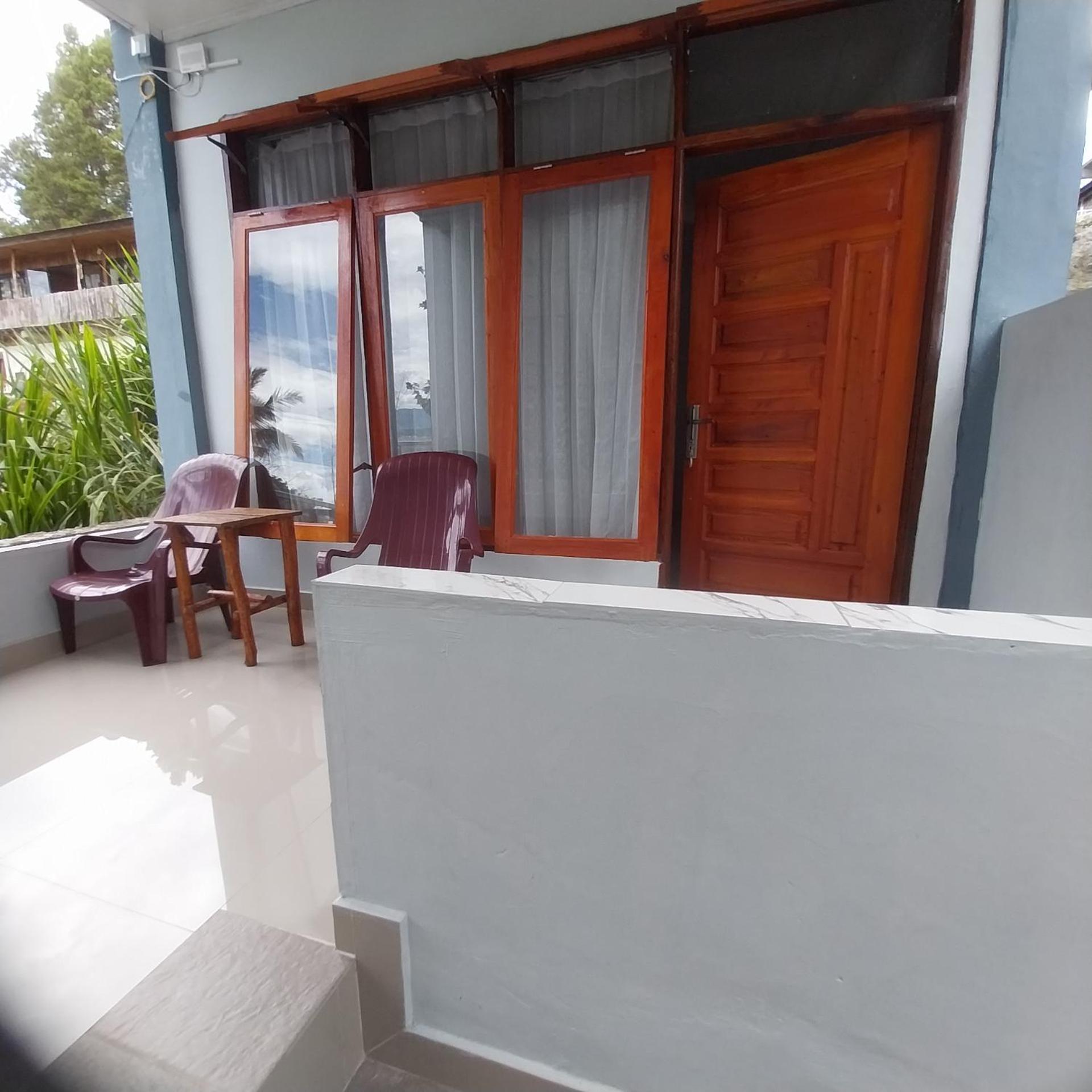 Maruba Inn Tuk Tuk Extérieur photo